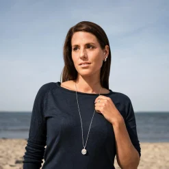 Anhänger "Fischschwarm" Strandsand/Steinsand blau