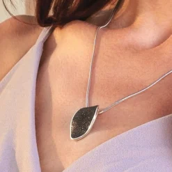 Anhänger "Lavainsel"