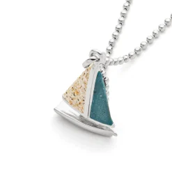 Anhänger "Segelboot" Strandsand/Steinsand blau