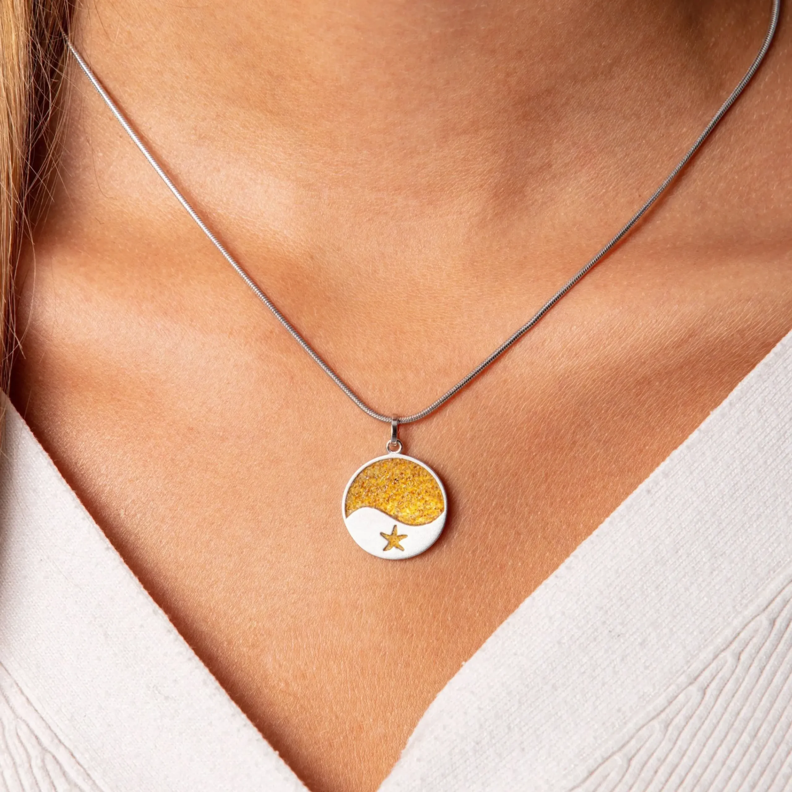 Anhänger "Welle/Seestern" Bernsteinsand