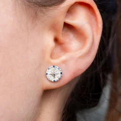 Ohrring "Kompassrose 2.0" 10 mm Zirkonia und Strandsand